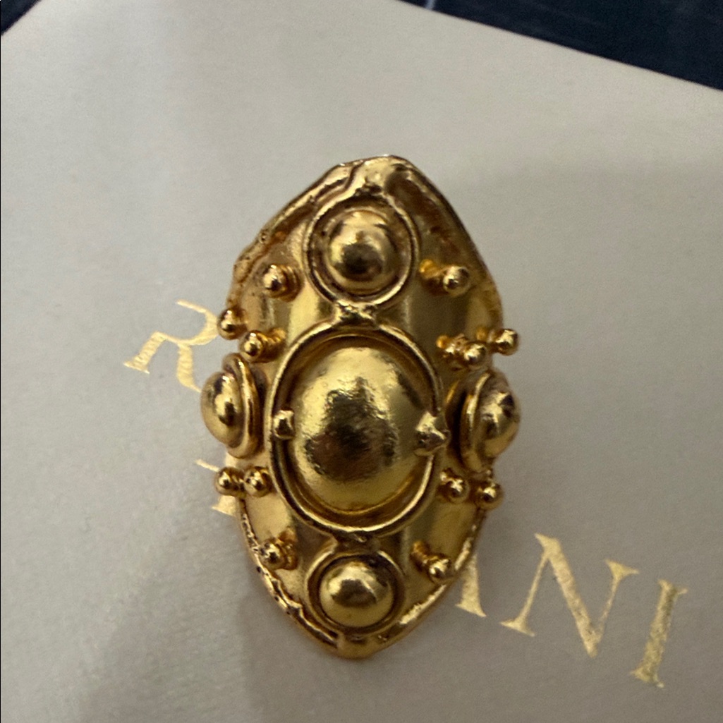 Luxurious Gold Designer Ring 115$